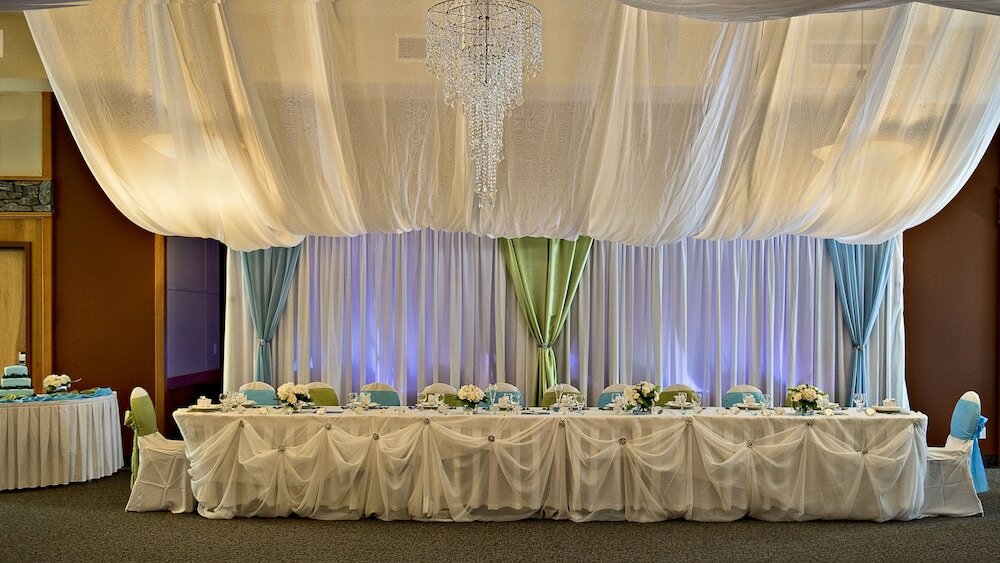 Фото Prestige Hudson Bay Lodge & Conference Centre