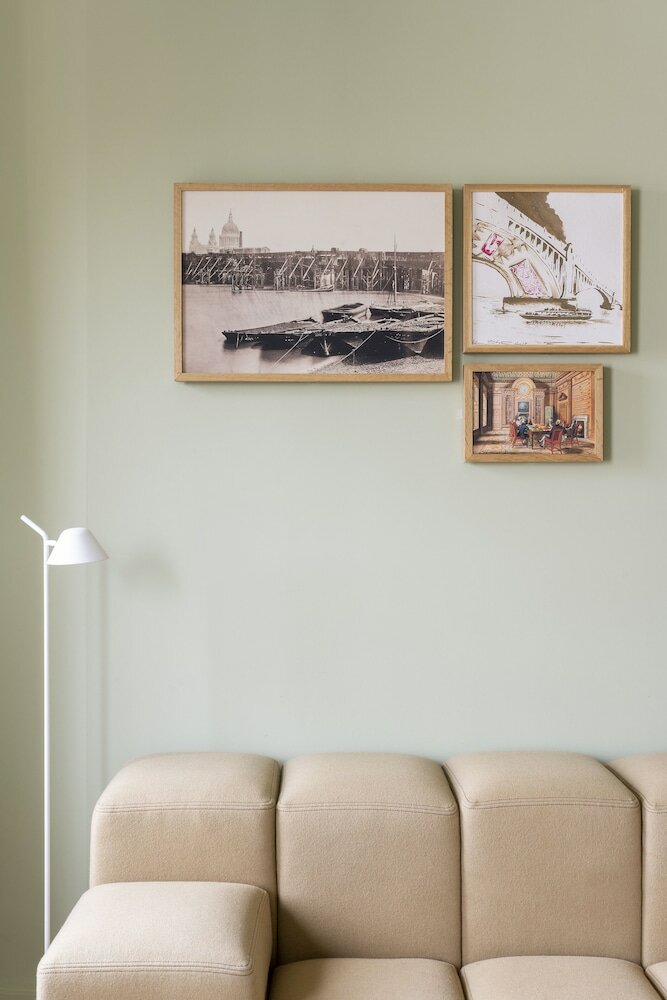 Фото Locke At Broken Wharf