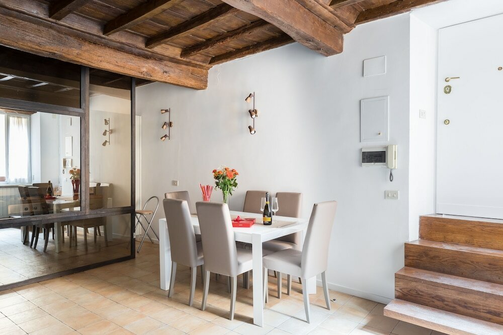 Фото A World Aparts - 13 T. Argentina