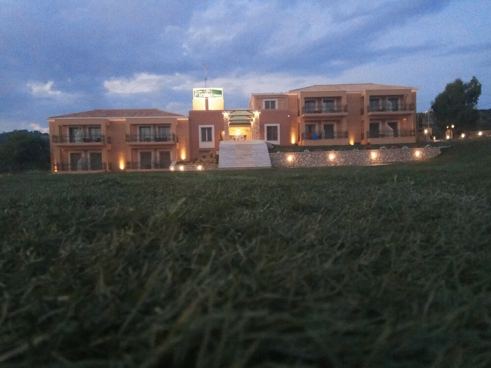 Фото Finiki Plaza