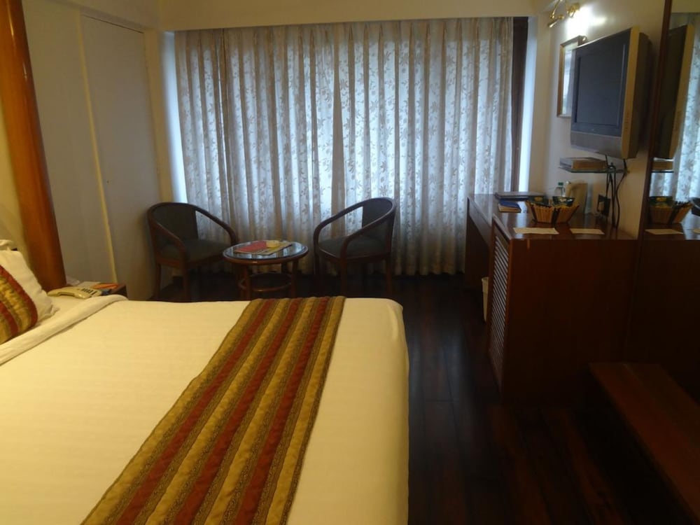 Фото Hotel Midtown Pritam