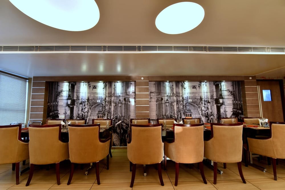 Фото Hotel Kama International