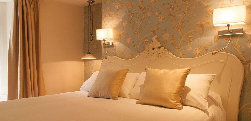 Фото The Wychwood Inn