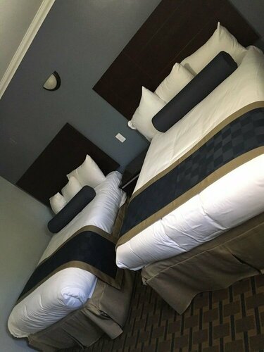 Гостиница Hollywood Palms Inn and Suites в Лос-Анджелесе