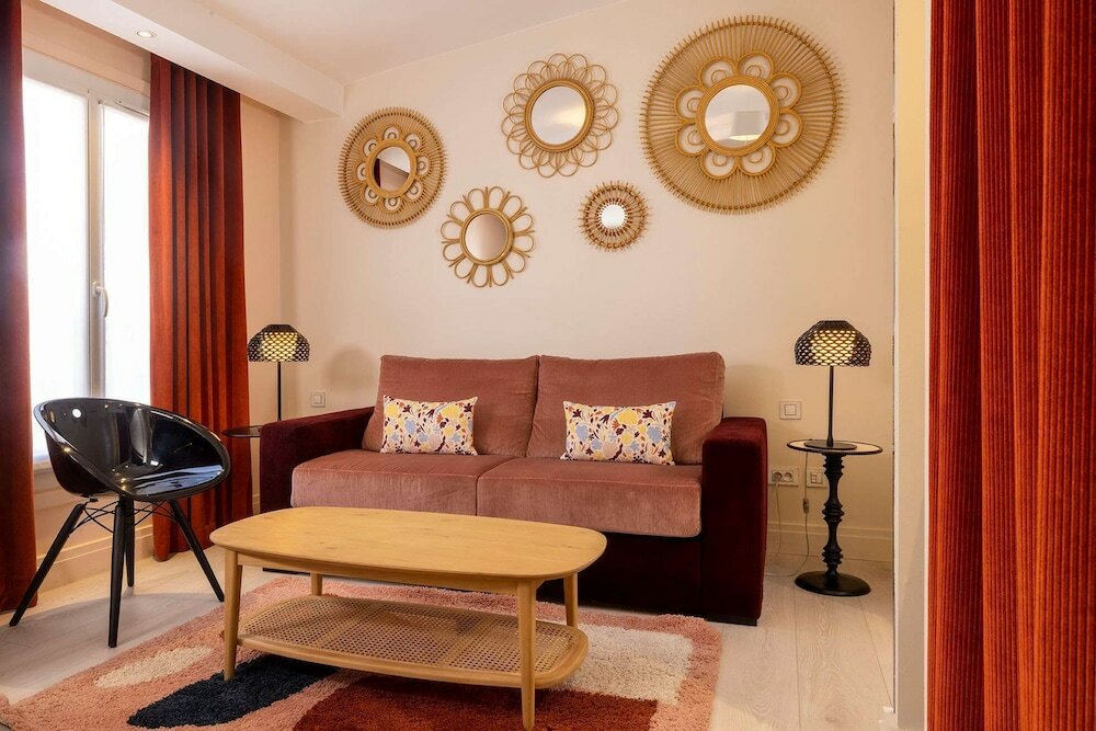 Фото Hotel Elysees 8