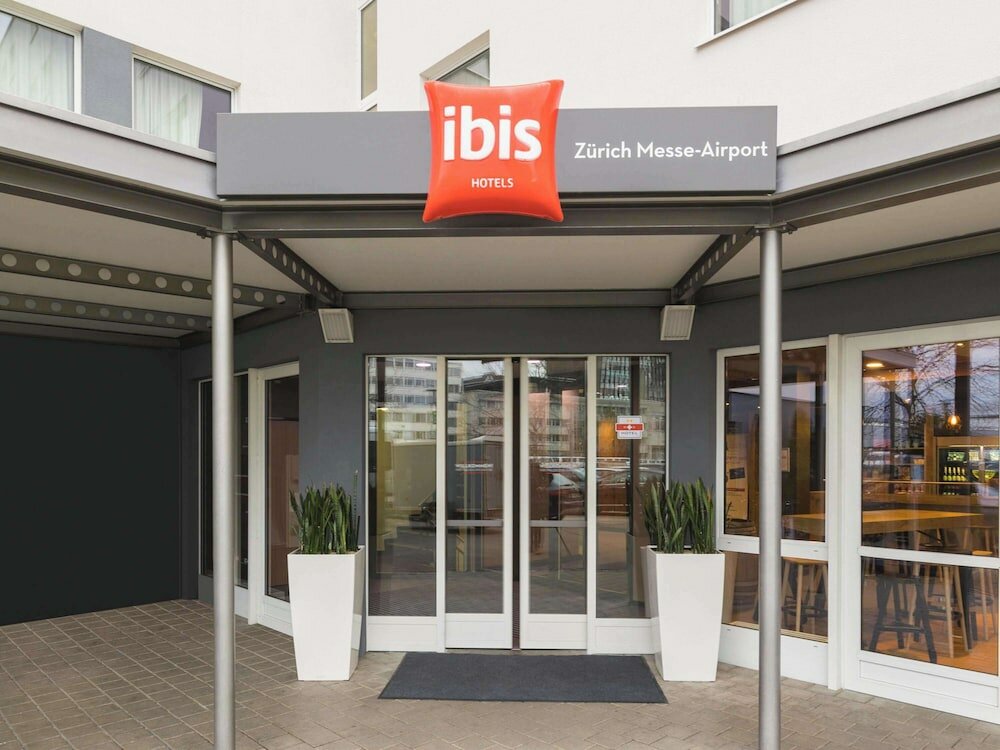 Фото ibis Zurich Messe Airport
