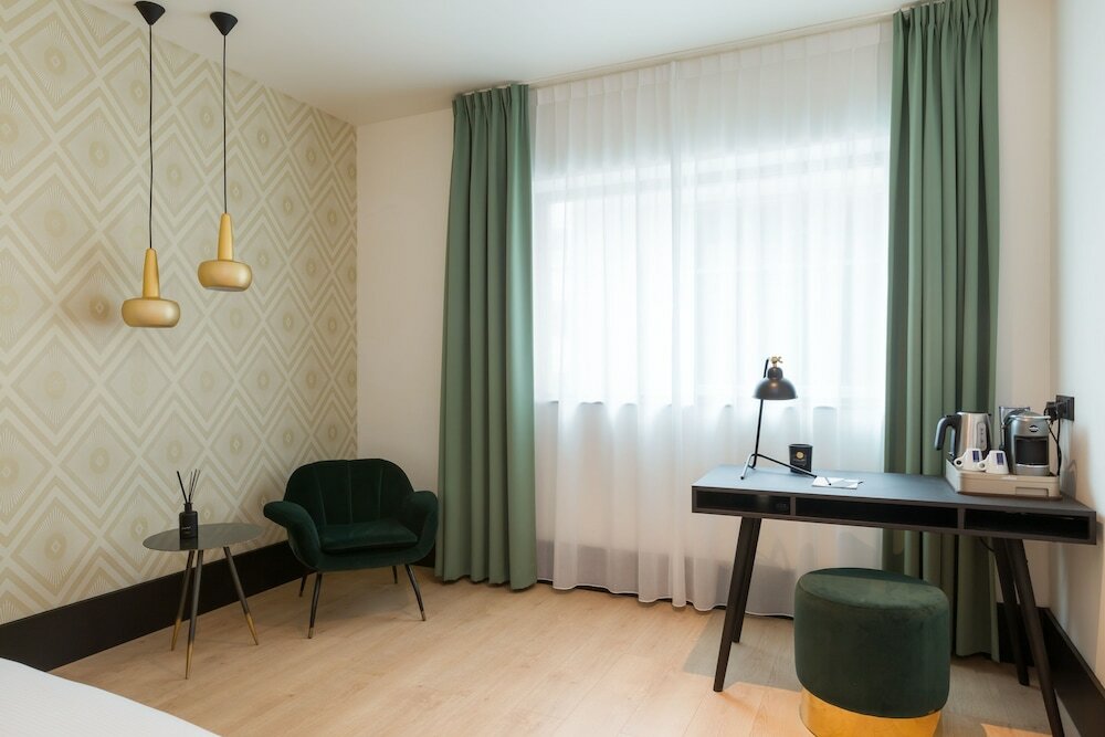 Фото The James Hotel Rotterdam