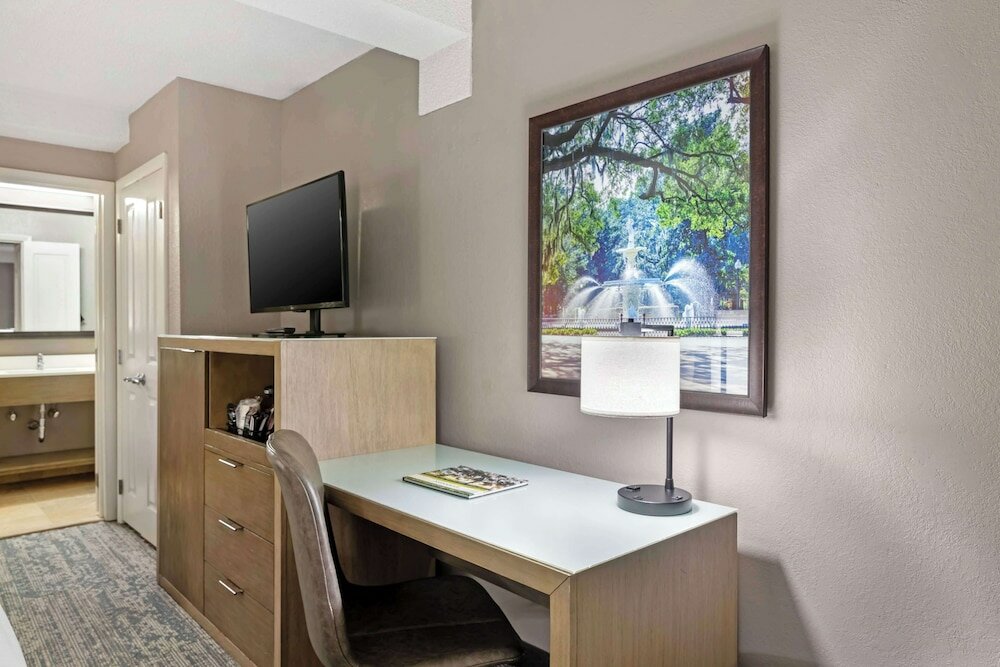 Фото Best Western Savannah Historic District