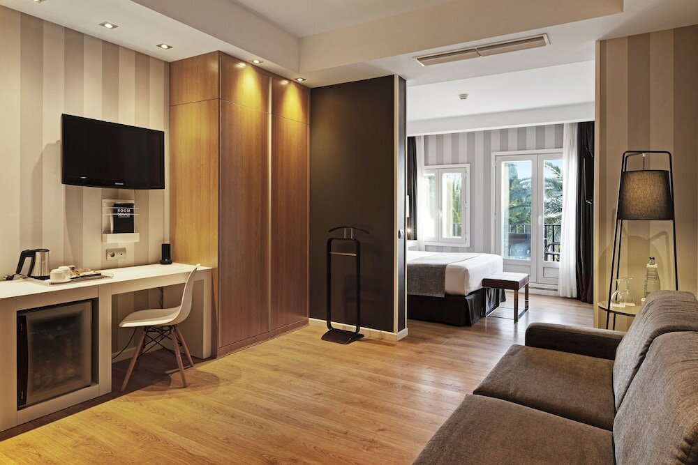 Фото Catalonia Reina Victoria