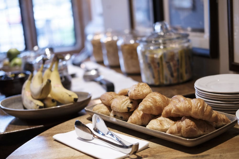 Фото The White Hart Hotel