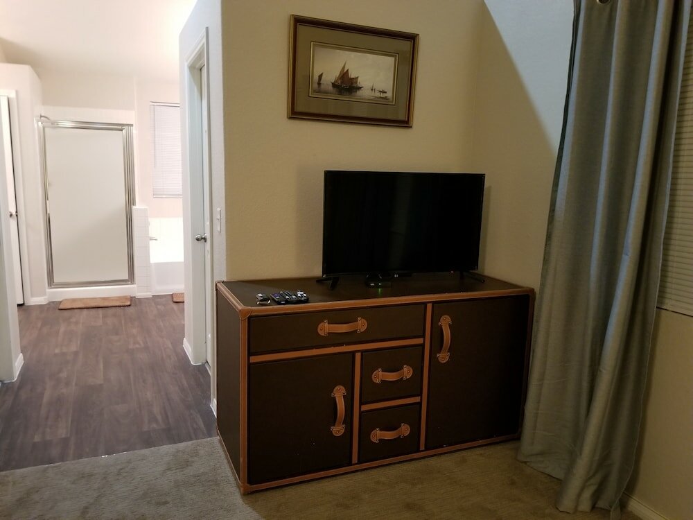 Фото Advantage Court