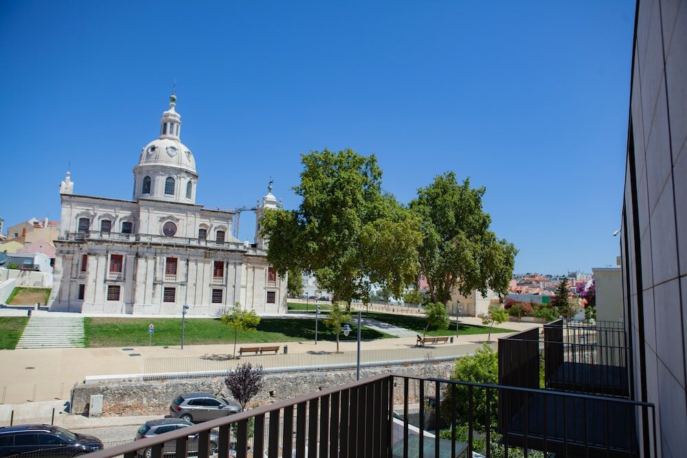 Фото Wine & Books Lisboa Hotel