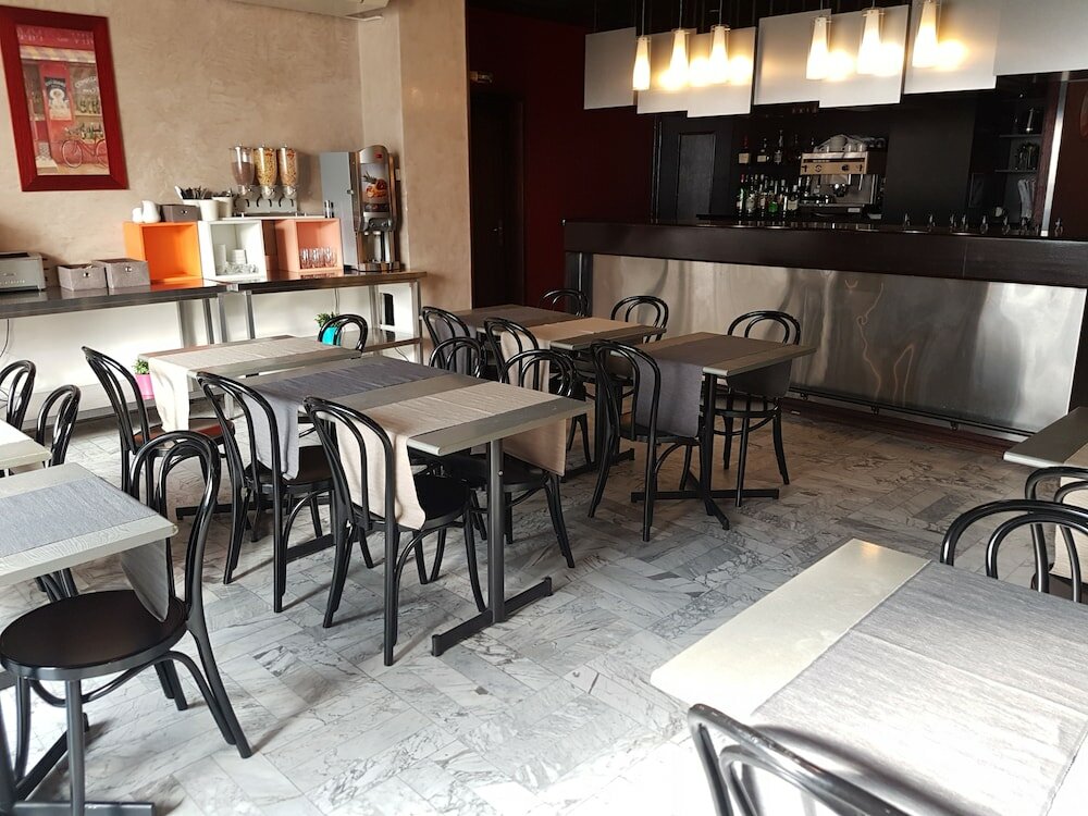 Фото Adonis Arc Hôtel Aix