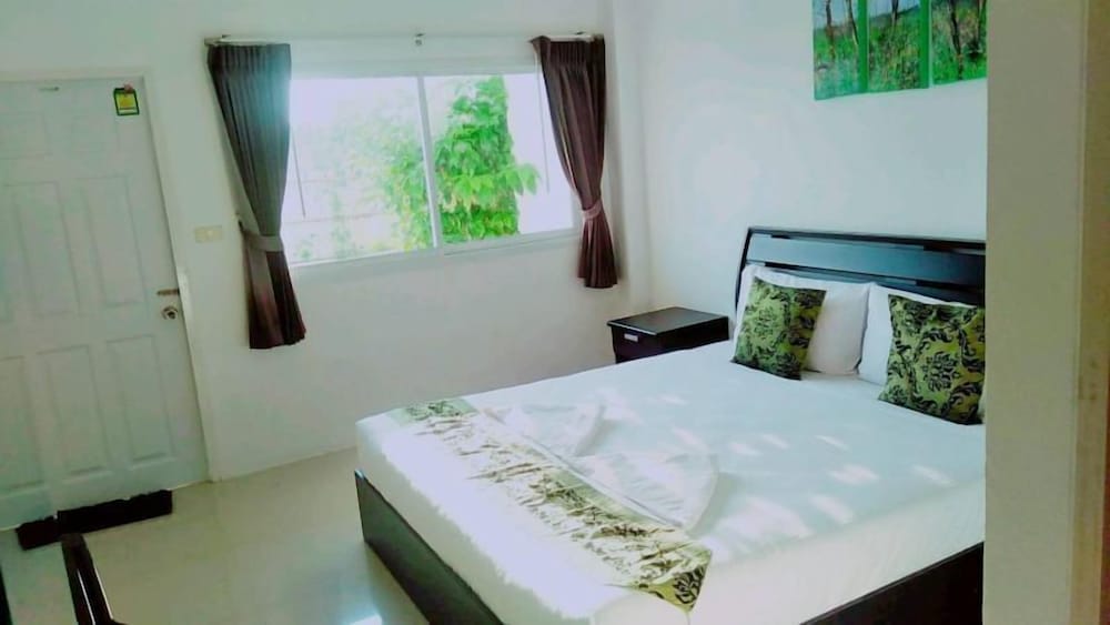 Фото Phet Cha-am Plaza & Resort