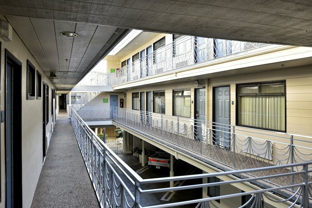 Фото City Center Inn & Suites