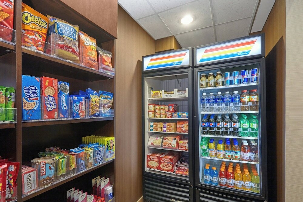 Фото Fairfield Inn & Suites by Marriott Lombard