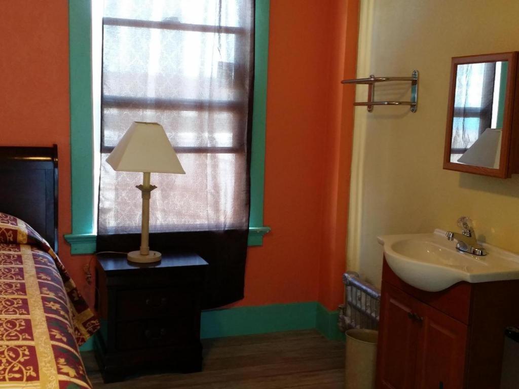 Фото Desmond Hotel