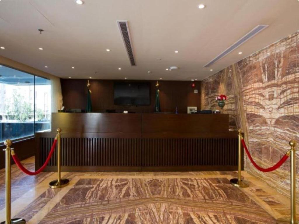 Фото Ebreez Grand Hotel