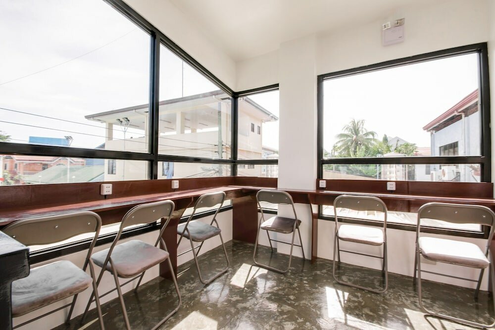 Фото Super Oyo 495 The Pocket Hotel