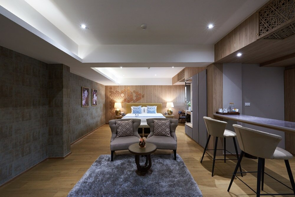 Фото Almas Hotel Bangkok