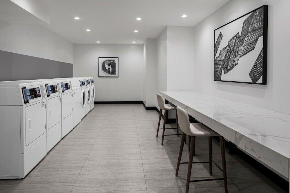 Фото Four Points by Sheraton Flushing