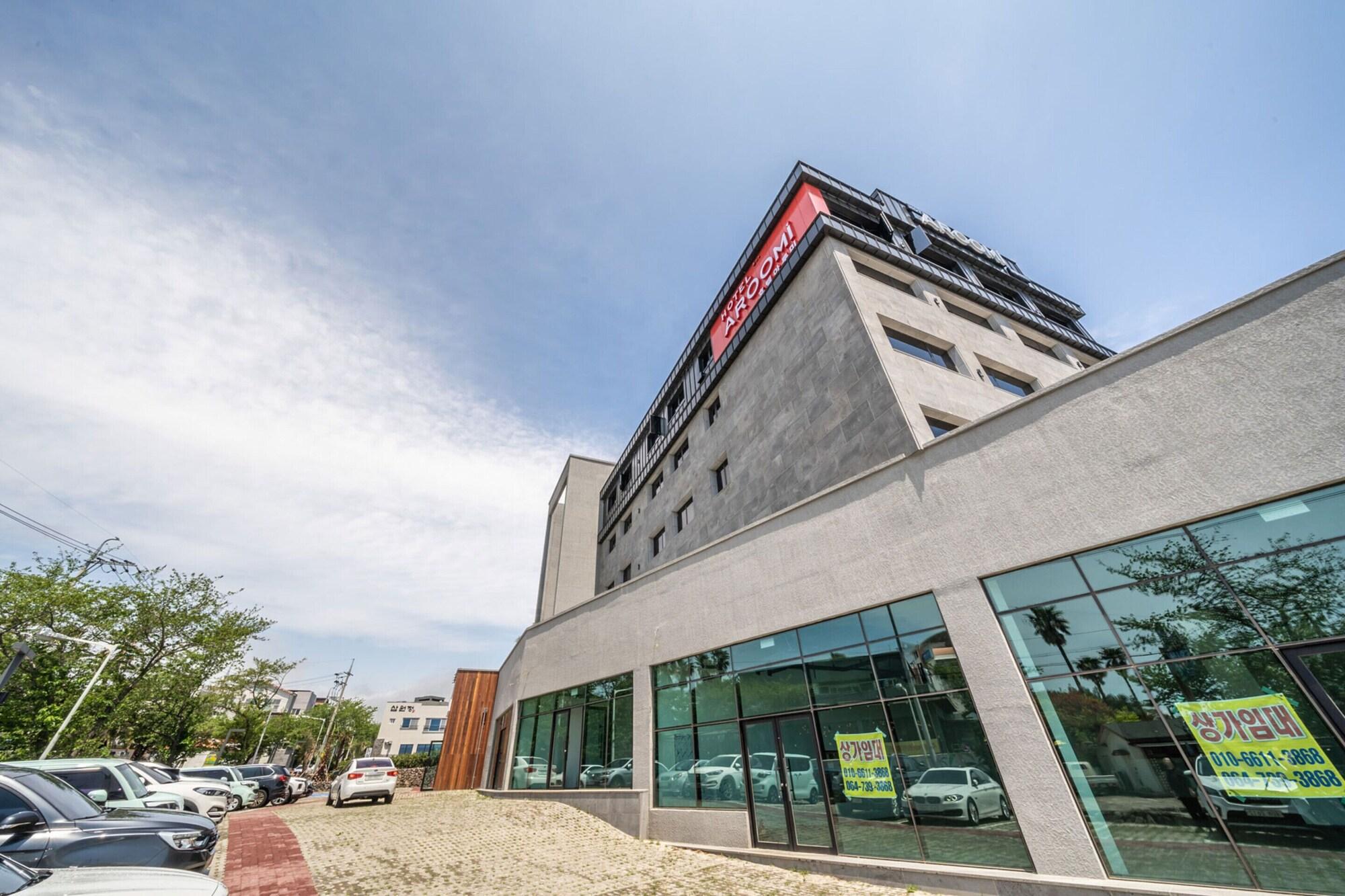 Фото Aroomi Hotel