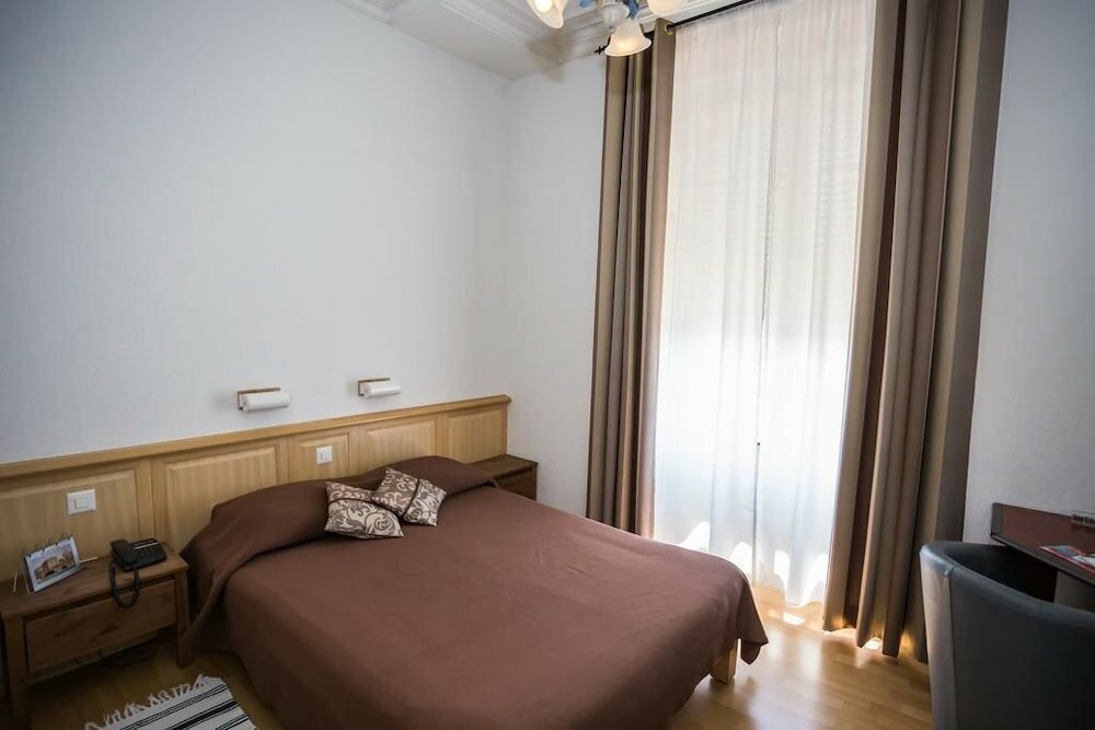 Фото Hotel Des Tourelles