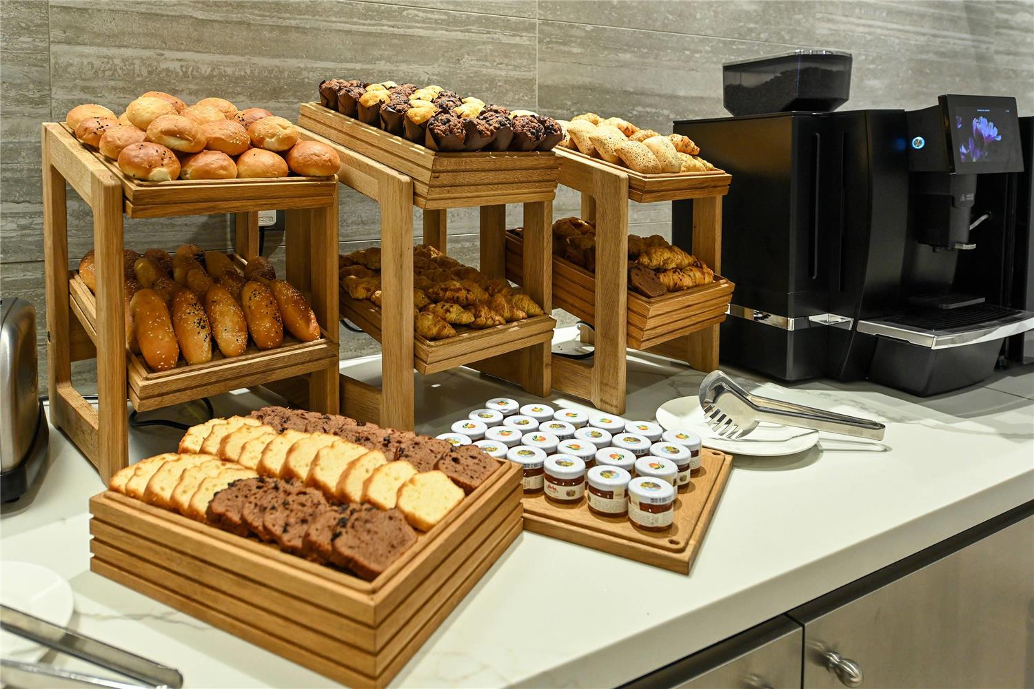 Фото Comfort Hotel Jeddah King Road