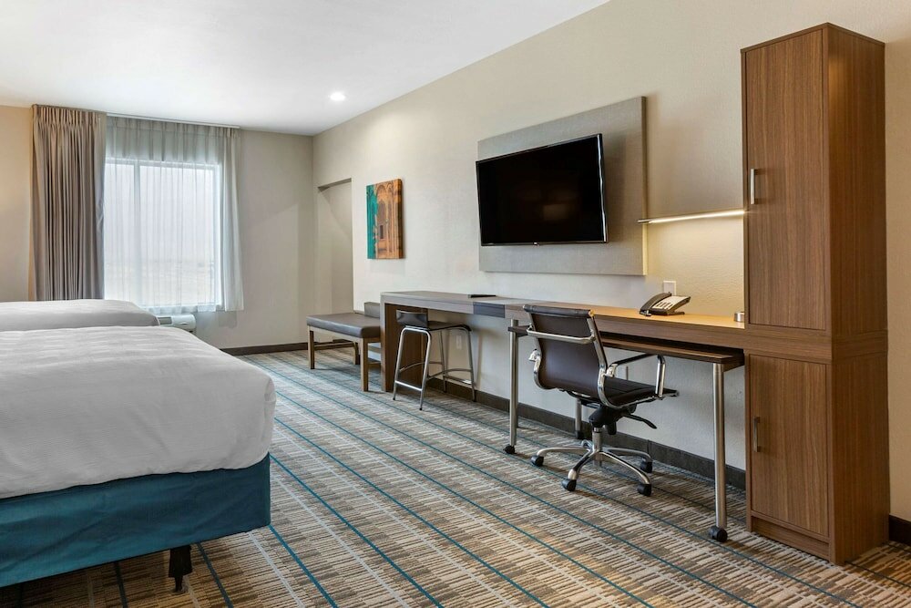 Фото MainStay Suites