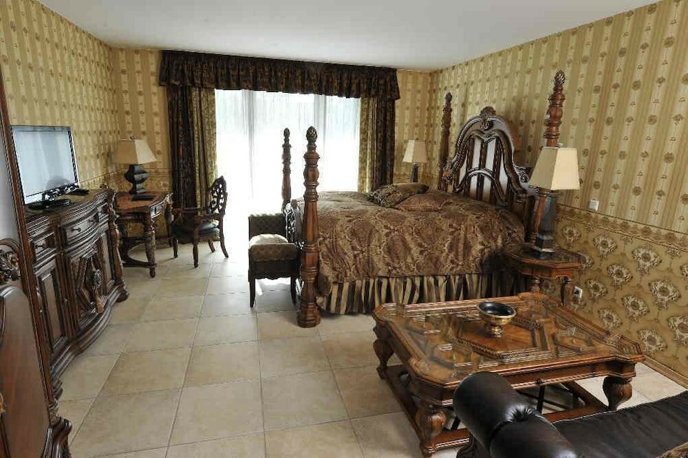 Фото Landhaus & Burg Hotel Romantik