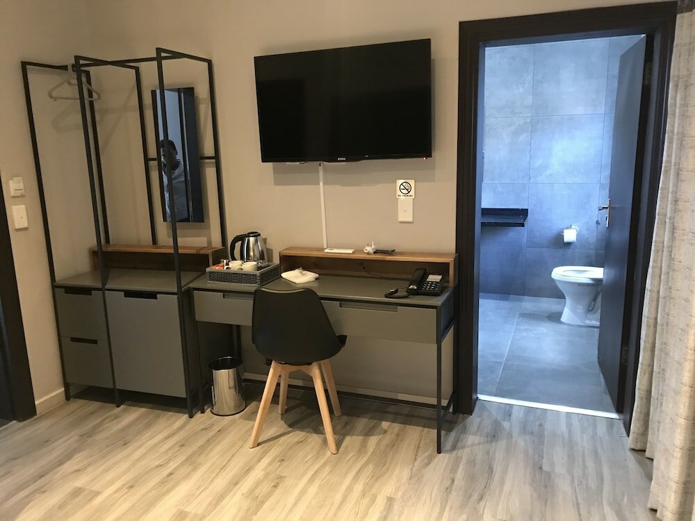 Фото La Orchard Hotel