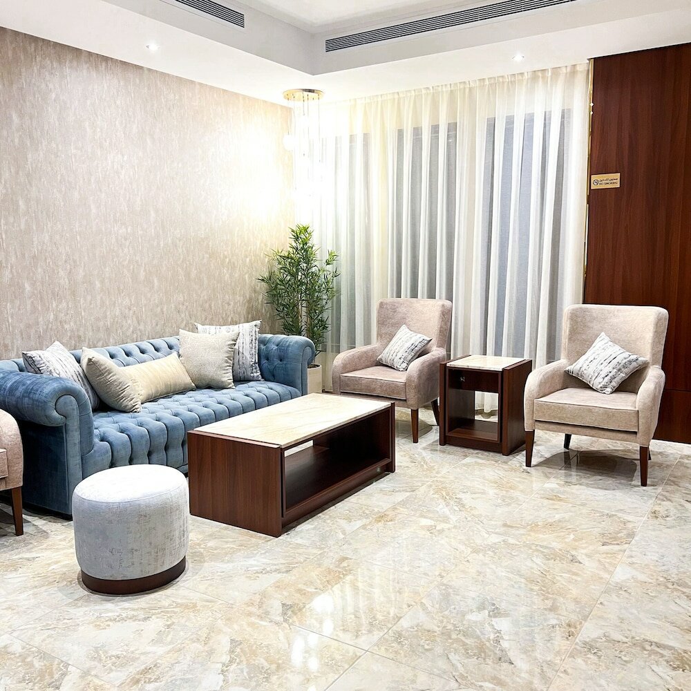 Фото Level Nine Hotel