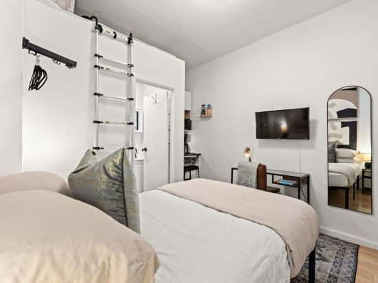 Фото Times Square Apartment