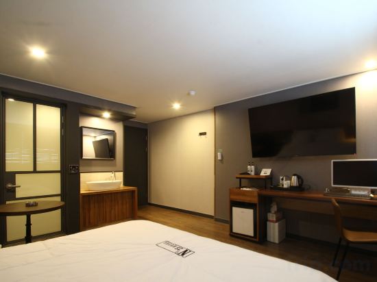 Фото Calm Rest Hotel