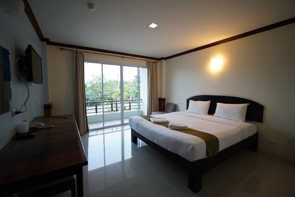 Фото Sea Mountain Khanom Hotel