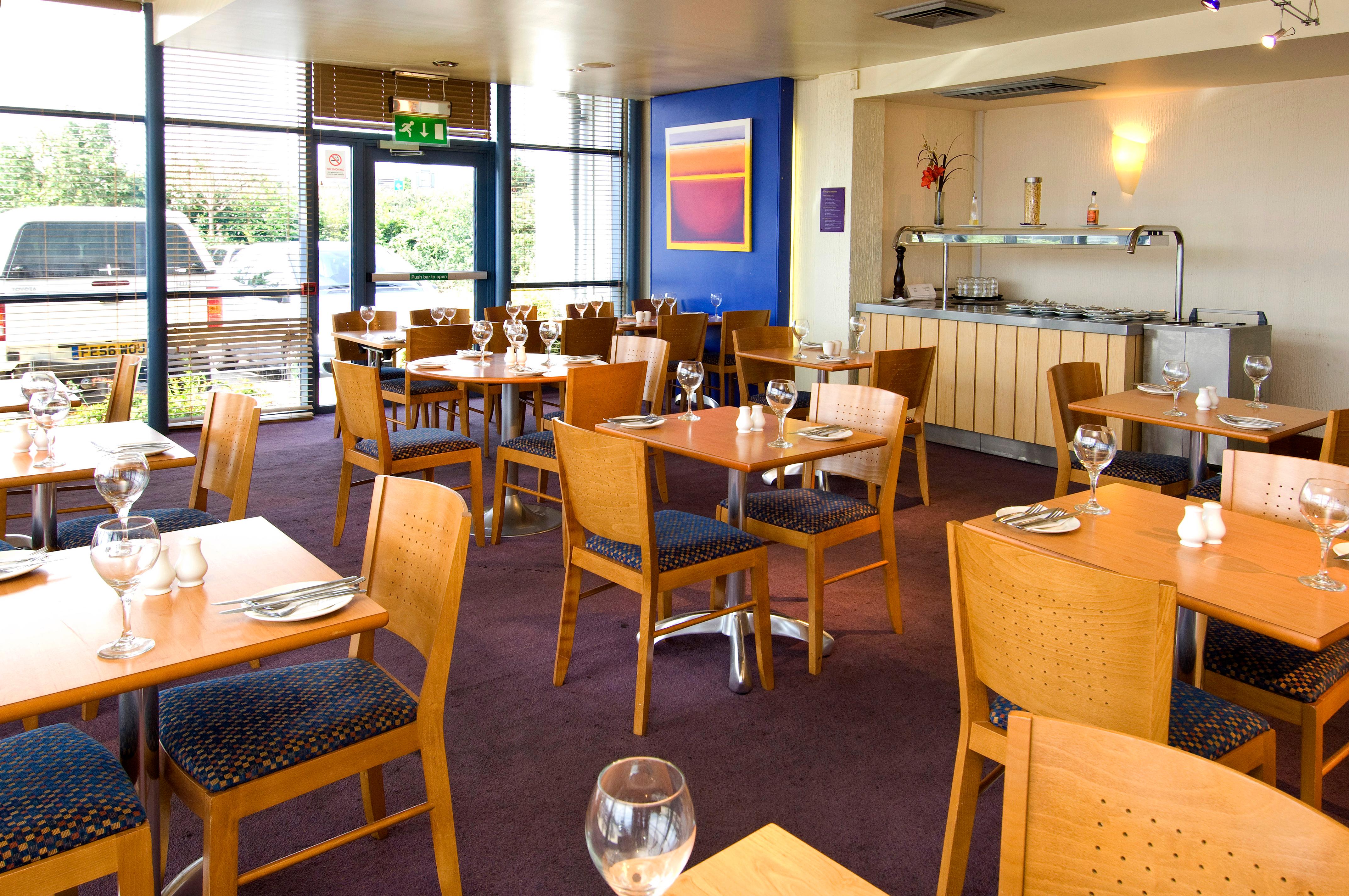 Фото Premier Inn Southampton Airport Hotel