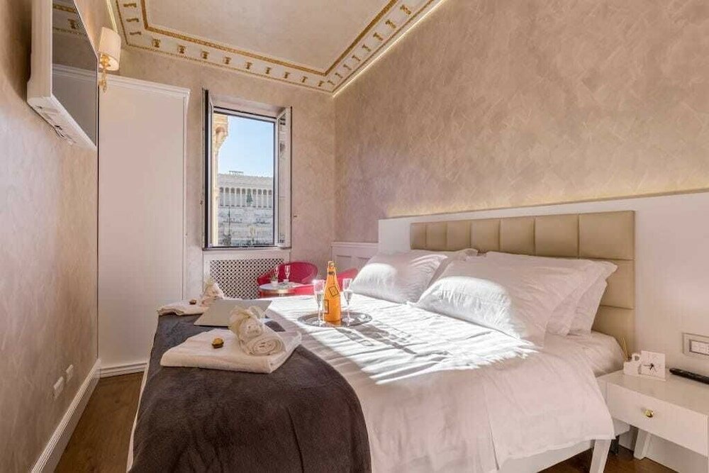 Фото Rental In Rome Piazza Venezia View Luxury Apartment B
