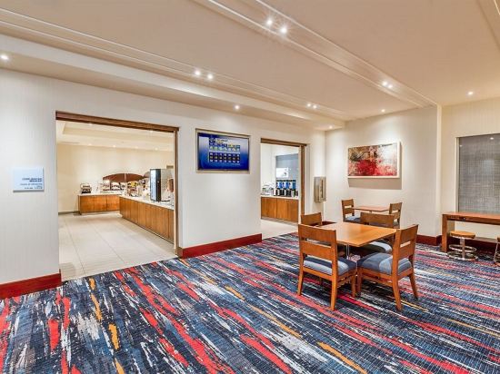 Фото Holiday Inn Express and Suites Fisherman's Wharf, an Ihg Hotel