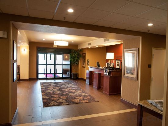 Фото Hampton Inn Bismarck