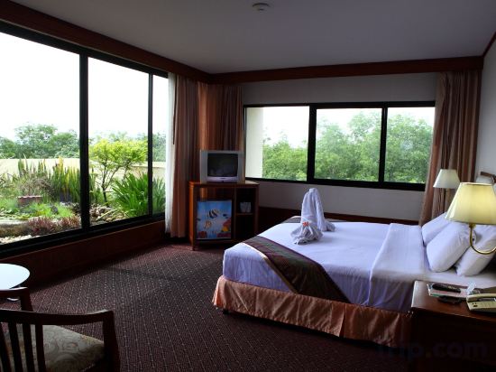 Фото Wattana Park Hotel