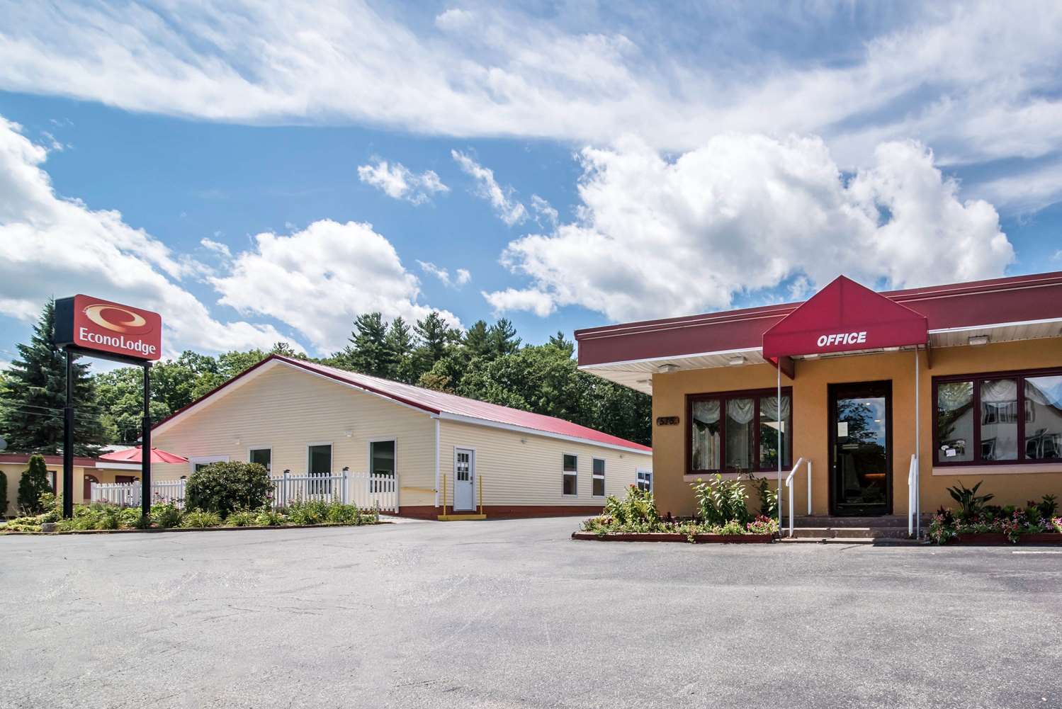 Фото Econo Lodge Brattleboro