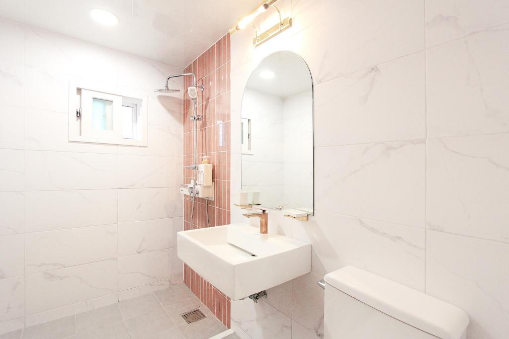 Фото Orbit Cafe & Guesthouse - Hostel