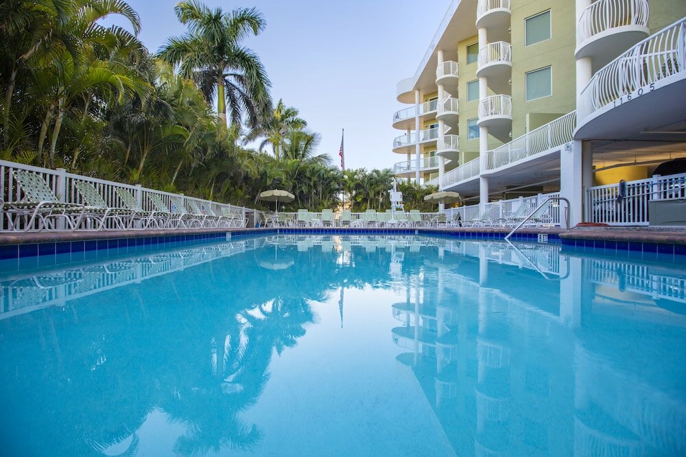 Фото Crystal Palms Beach Resort