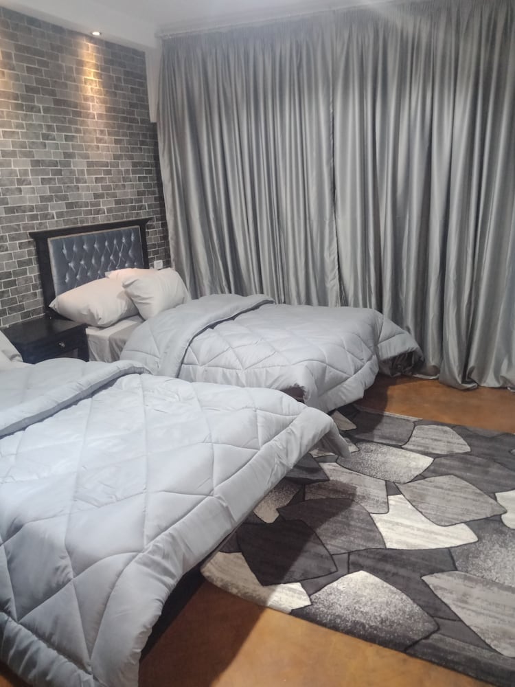 Фото Castle Hotel