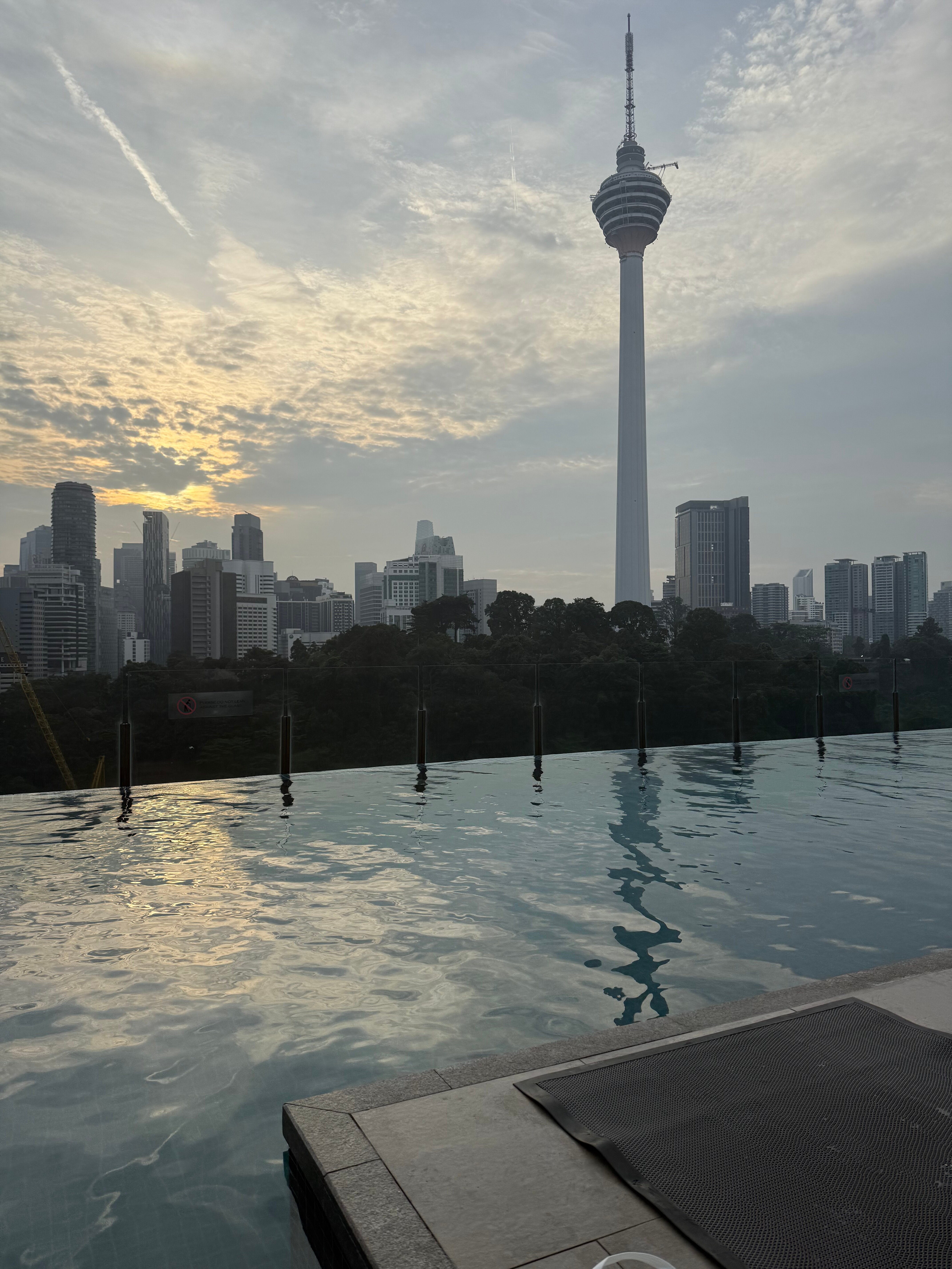 Фото Hotel Stripes Kuala Lumpur