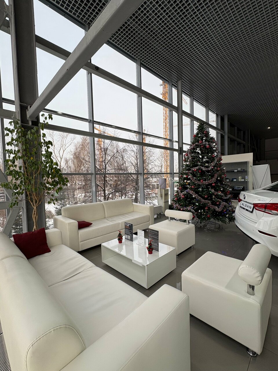 photo Юни центр Лаки Моторс, Changan Uni