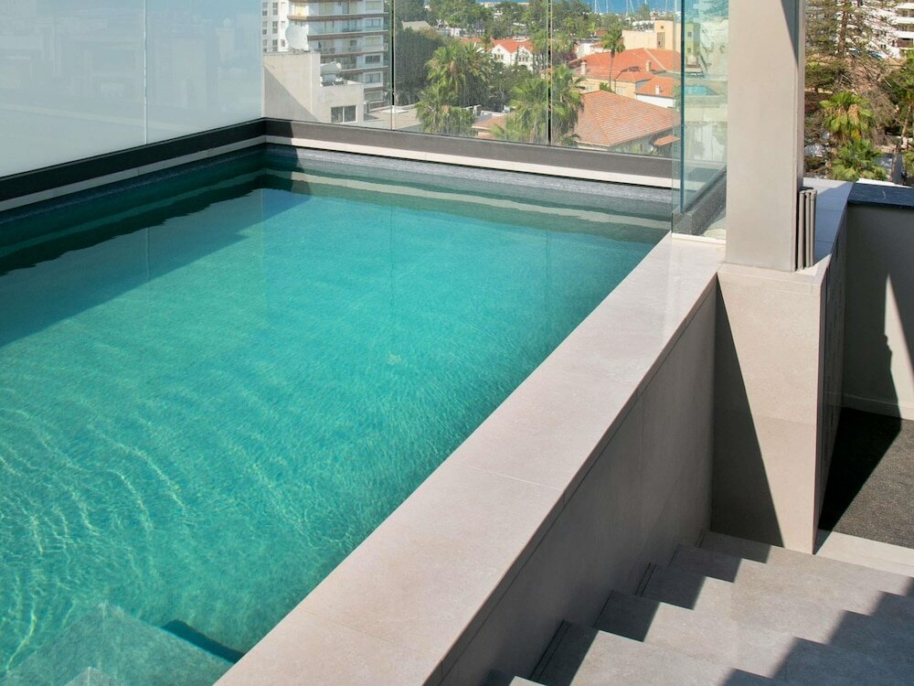 Фото Mercure Larnaca Finikoudes Beach