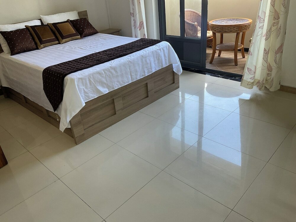 Фото Mahe Holiday Resort