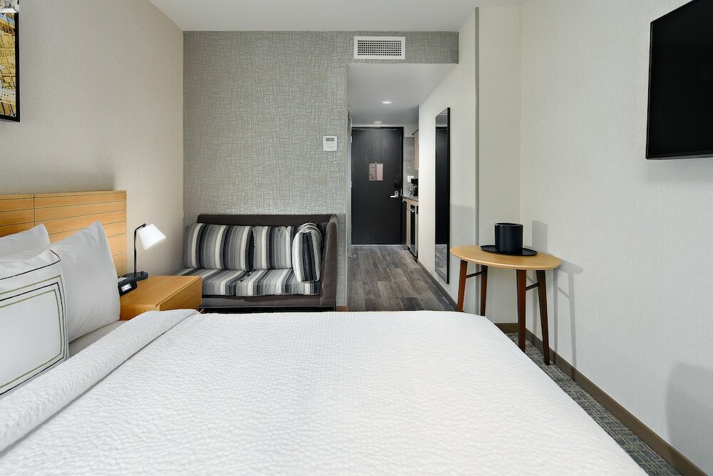 Фото TownePlace Suites by Marriott New York Manhattan