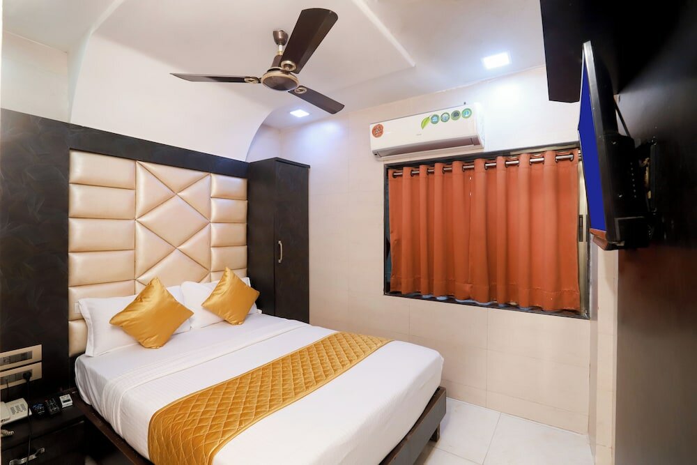 Фото Hotel Karishma